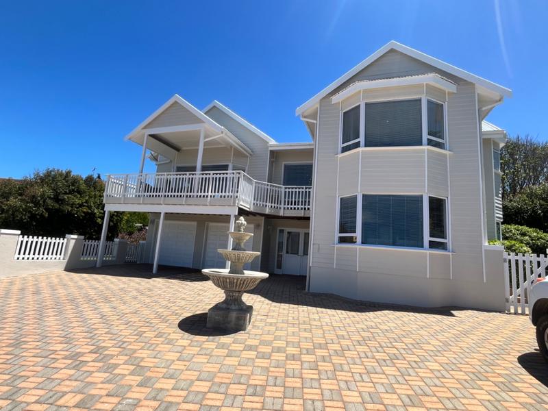 5 Bedroom Property for Sale in Outeniqua Strand Western Cape